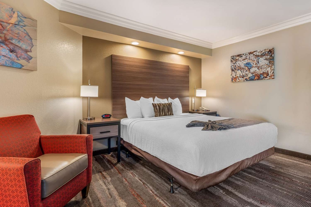 Balcony | 1 King Bed