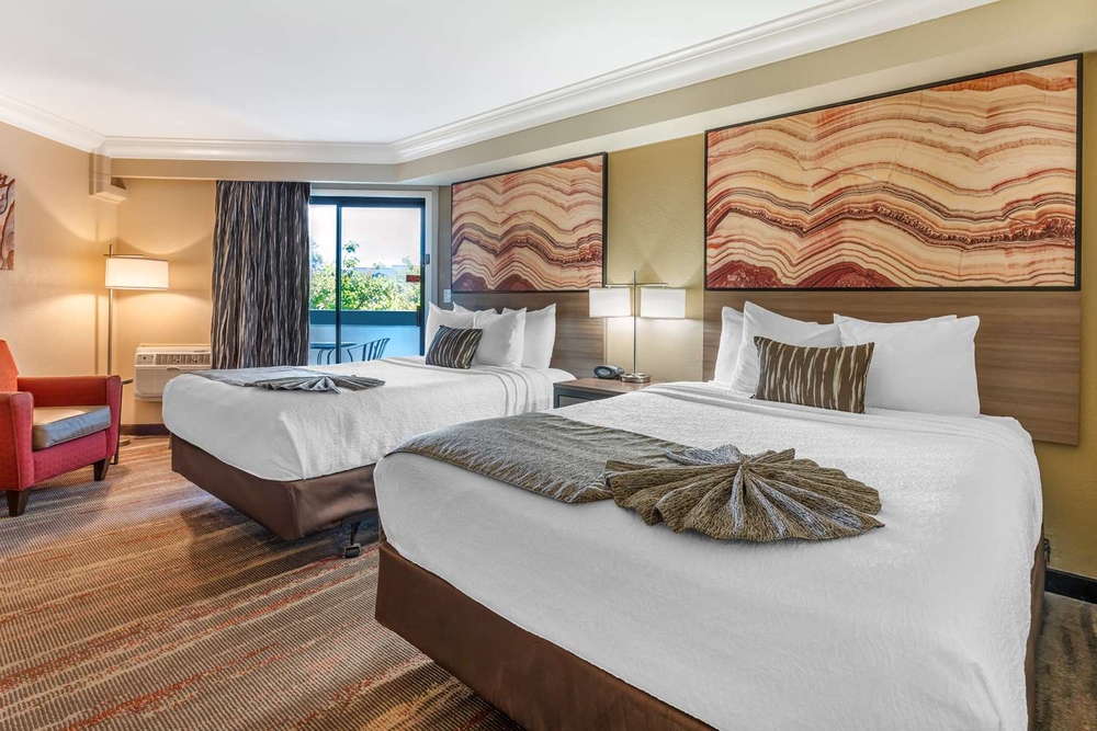 Balcony | 2 Queen Beds